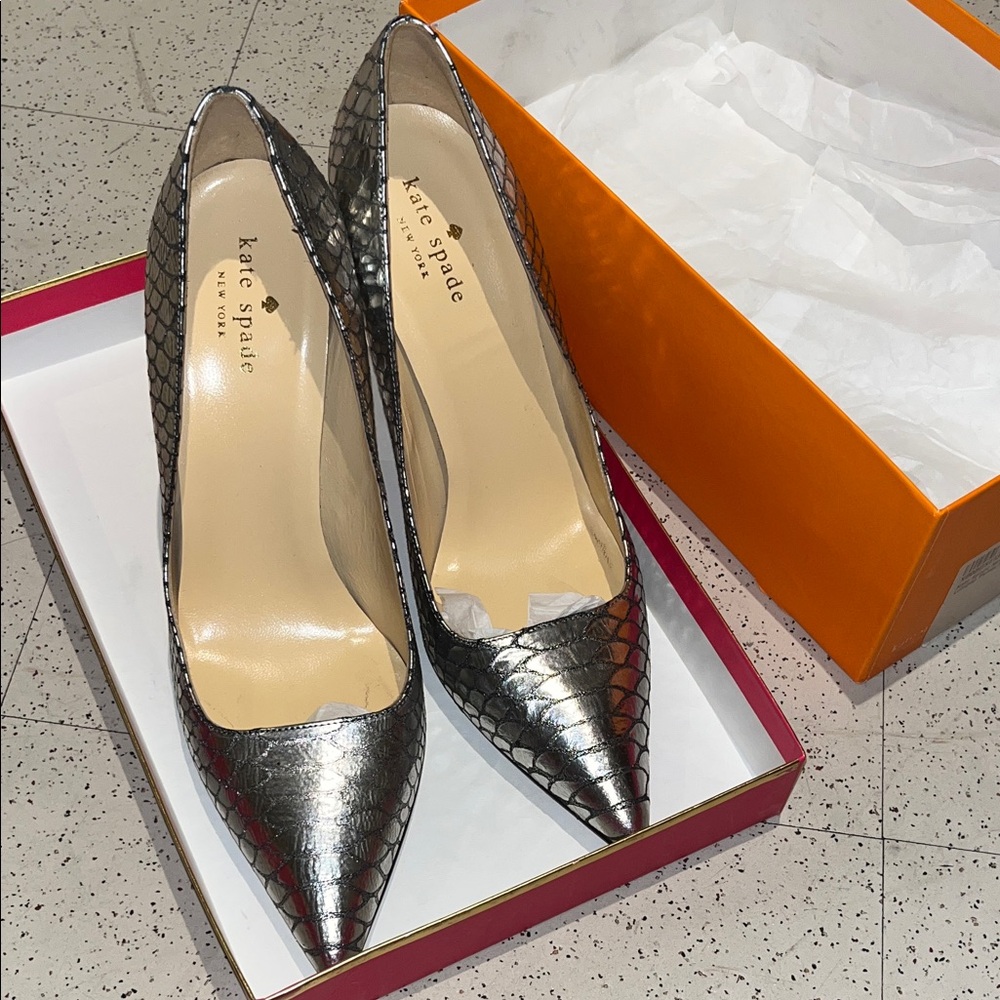 Kate Spade New York Lollipop Pumps-Pewter-made in Italy Metallic Silver Heels- 9 - Picture 2 of 15